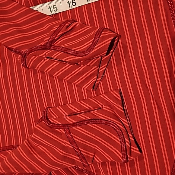 STUNNING LULULEMON Think fast PULLOVER double trouble strip boom juice cranberry - Picture 7 of 12